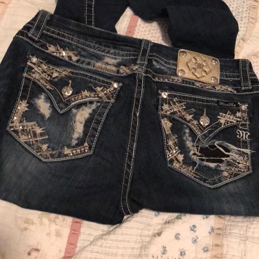 Miss Me Mid Rise Bootcut Jeans. Size 31x37.